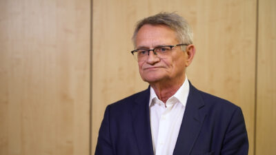 Polska gospodarka coraz mniej zależna od węgla, ale wciąż znacząco od importu ropy i gazu. Transformacja wymaga stabilnych źródeł finansowania