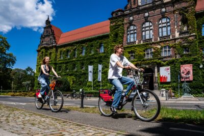 Rusza nowy sezon rowerowy w polskich miastach. Wzrośnie flota elektrycznych jednośladów [DEPESZA]